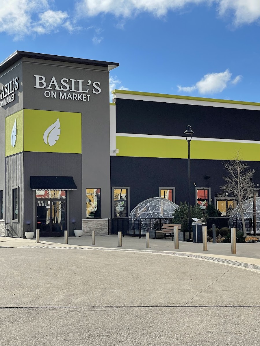 Basil's On Market